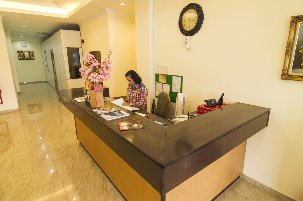 Oyo 327 Buddys Hotel Куала-Лумпур Екстер'єр фото