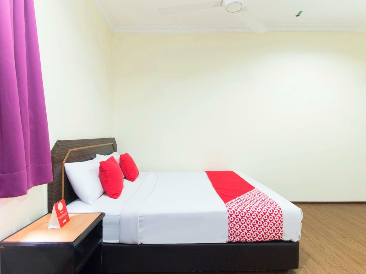 Oyo 327 Buddys Hotel Куала-Лумпур Екстер'єр фото